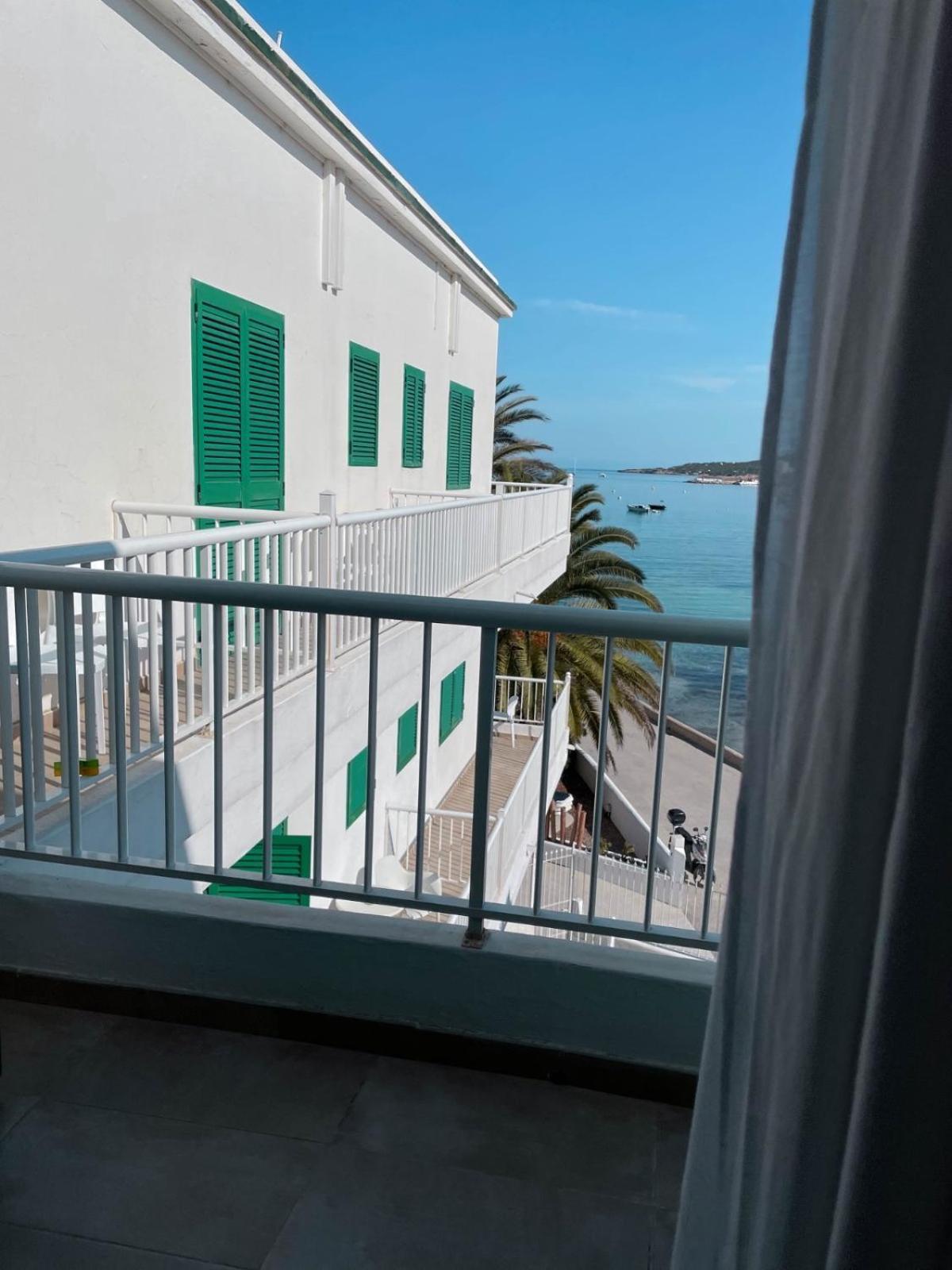 Hotel Tagomago San Antonio  Bagian luar foto