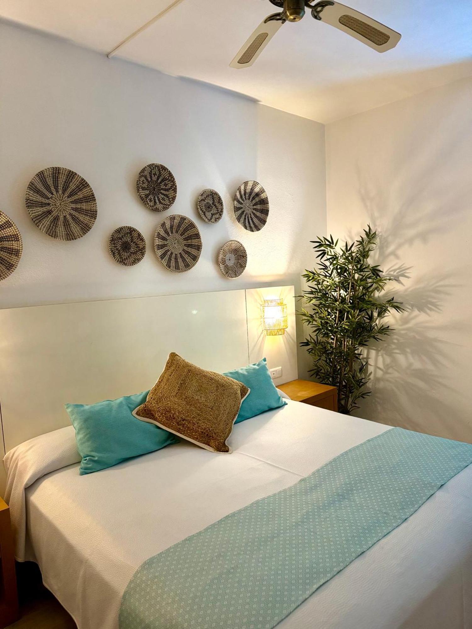 Hotel Tagomago San Antonio  Bagian luar foto